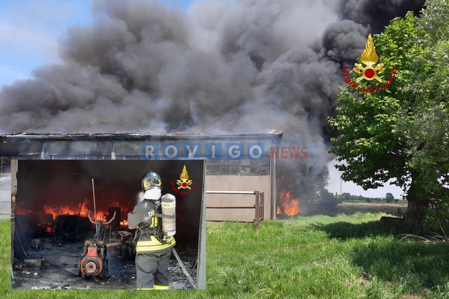 Maregrosso, incendio in una fabbrica: coltre di fumo visibile in tutto il  quartiere